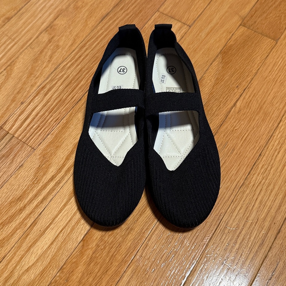 Unworn Women’s Mary Jane Flats